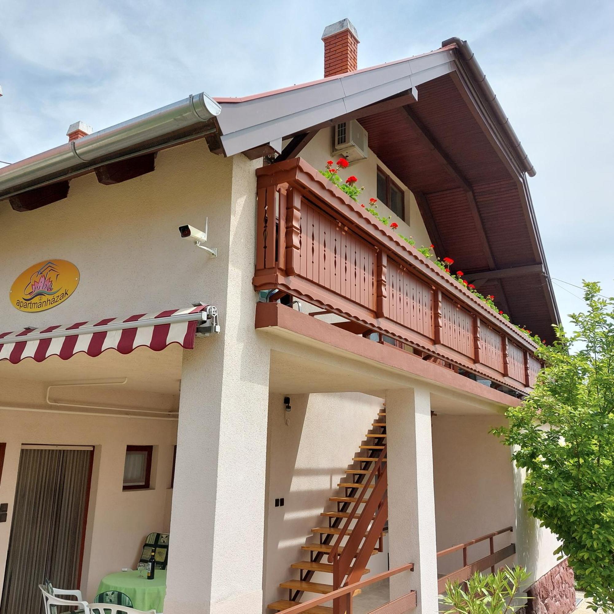 Apartment Erika Apartmanhazak *